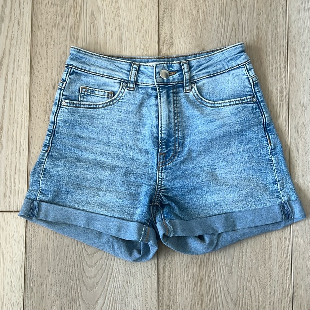 H&M women’s denim shorts | size 2